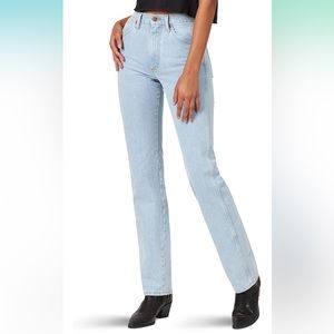 Wrangler Women's Cowboy Cut High Rise Slim Fit Tapered Leg Jean 27 light wash